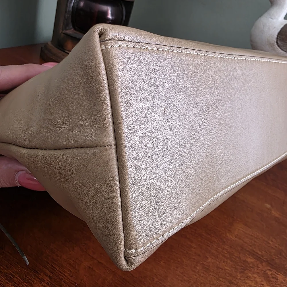 Etienne Aigner Tan Leather Hobo Shoulder Bag Minimalist Y2K